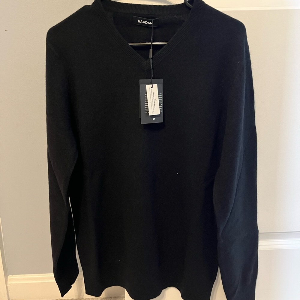 Naadam Essential V-Neck Sweater Medium Black